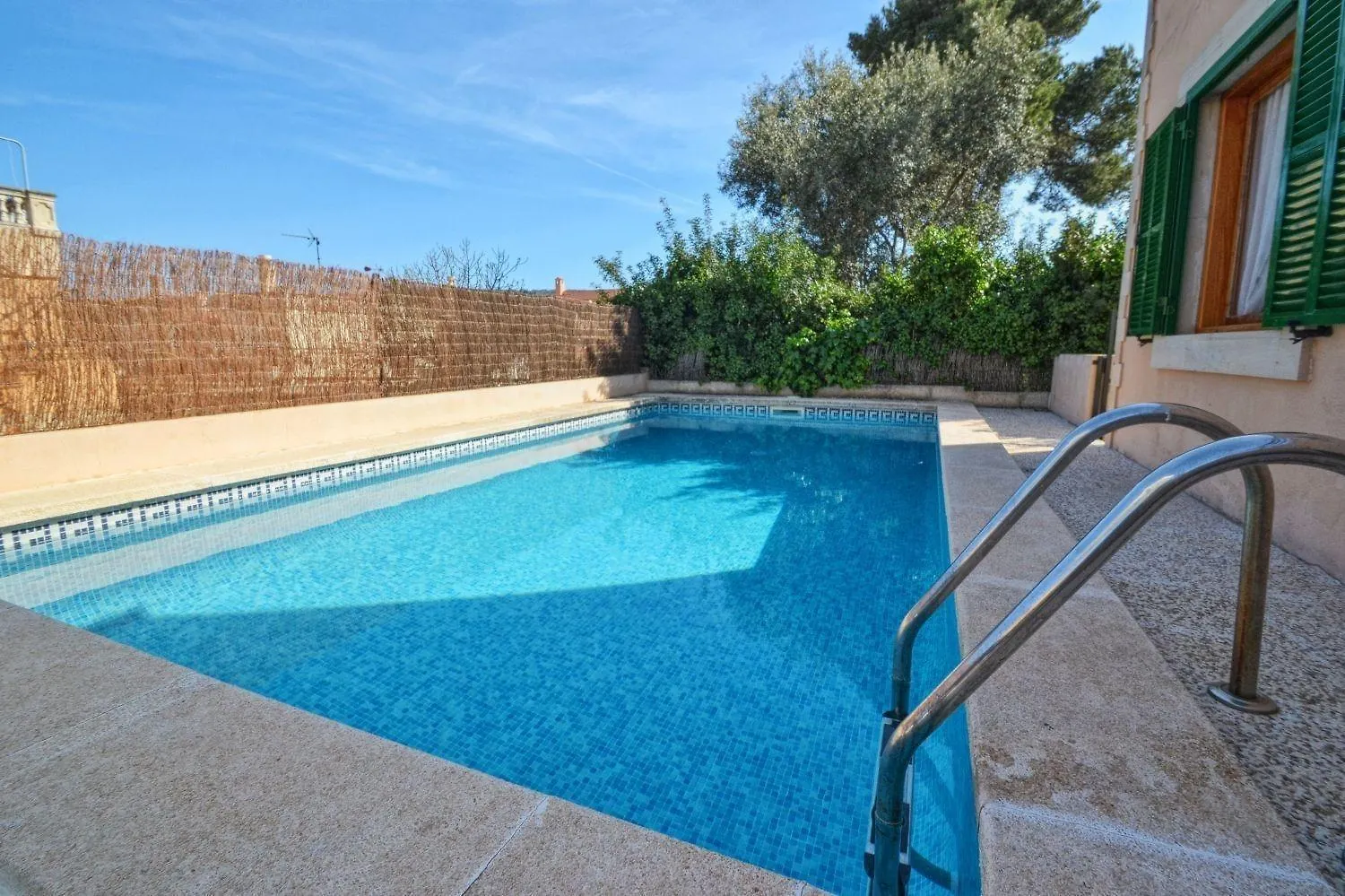 Schoene Villa Mit Pool Und Garten El Toro Nyaraló